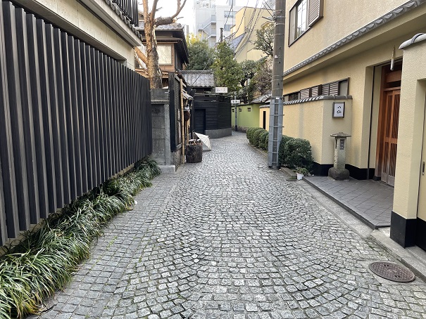 神楽坂の路地裏散策の面白さ