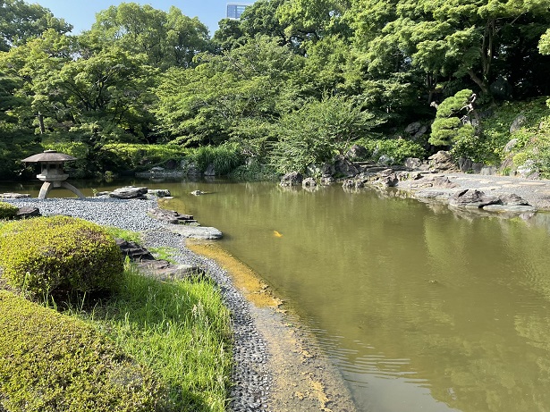 皇居東御苑と九段坂の常燈明大と靖国神社の散策